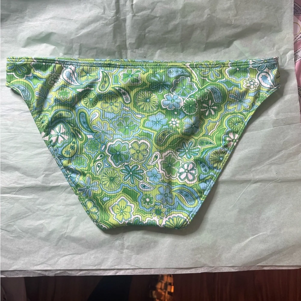 NWOT Hollister Bikini Bottoms Green Flowers size Large Classic Swimwear